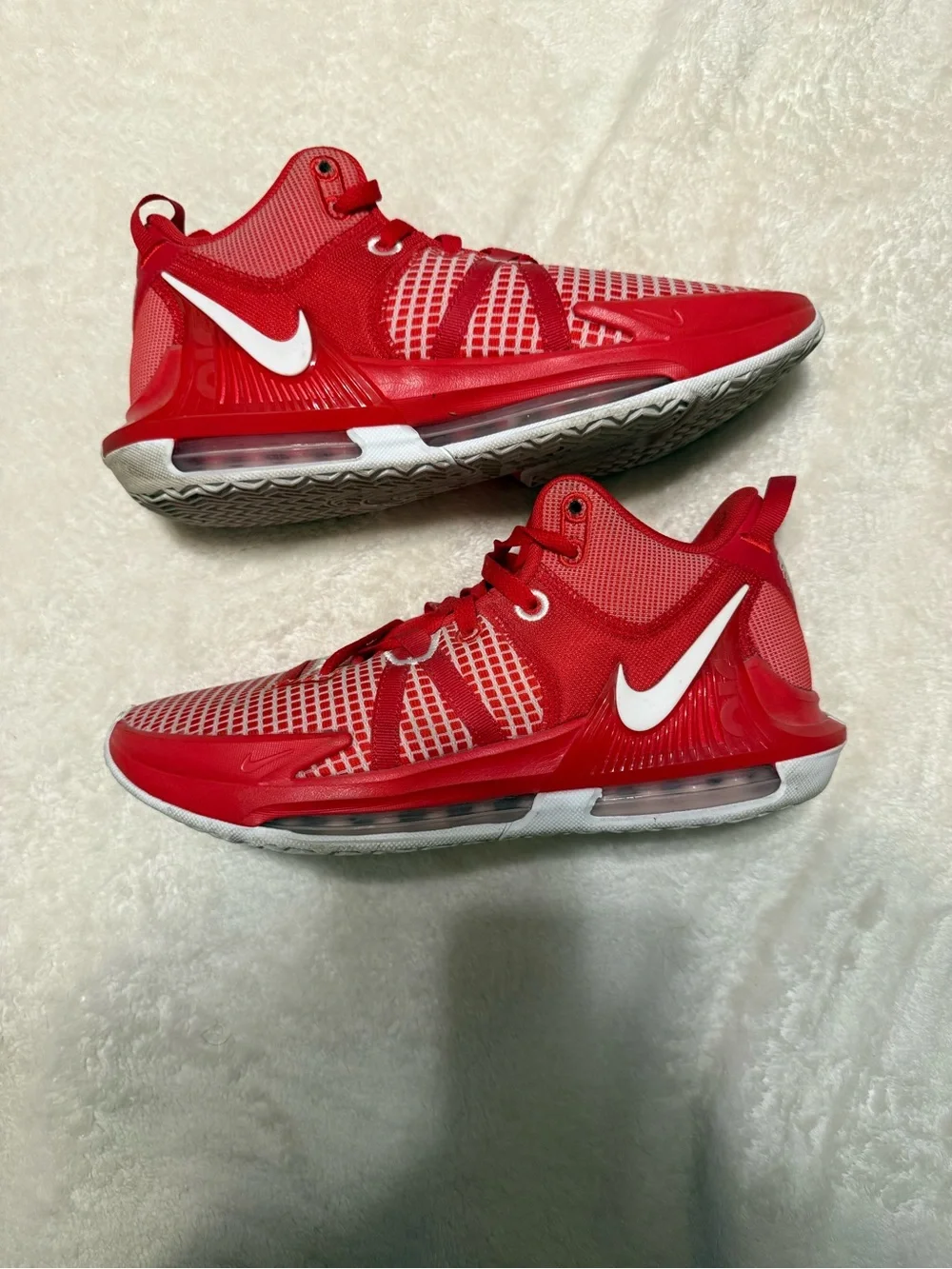 Nike LeBron Witness 7 TB basketball shoes red and white size 9
